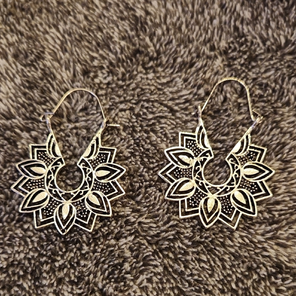 Elegant Black and Silver Earrings